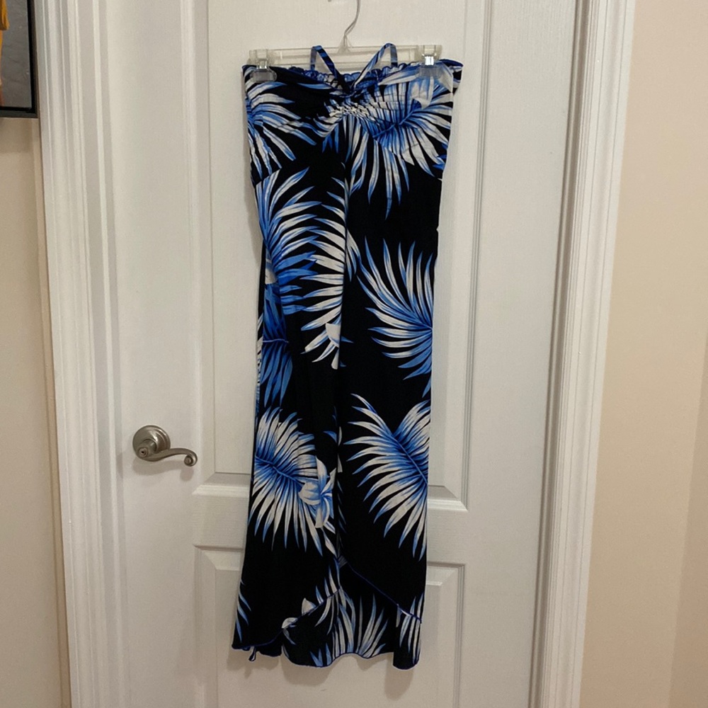 Hawaiian Style Sleeveless Dress.